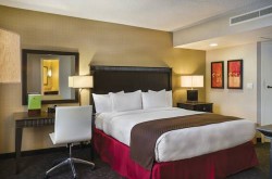doubletree-by-hilton-los-angeles-downtown-bedroom-2