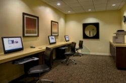 doubletree-by-hilton-los-angeles-downtown-business-center